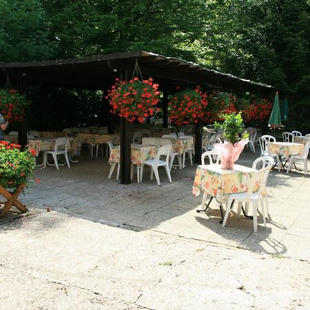 Hotel Logis Doubs Rivage Charette-Varennes Exterior foto