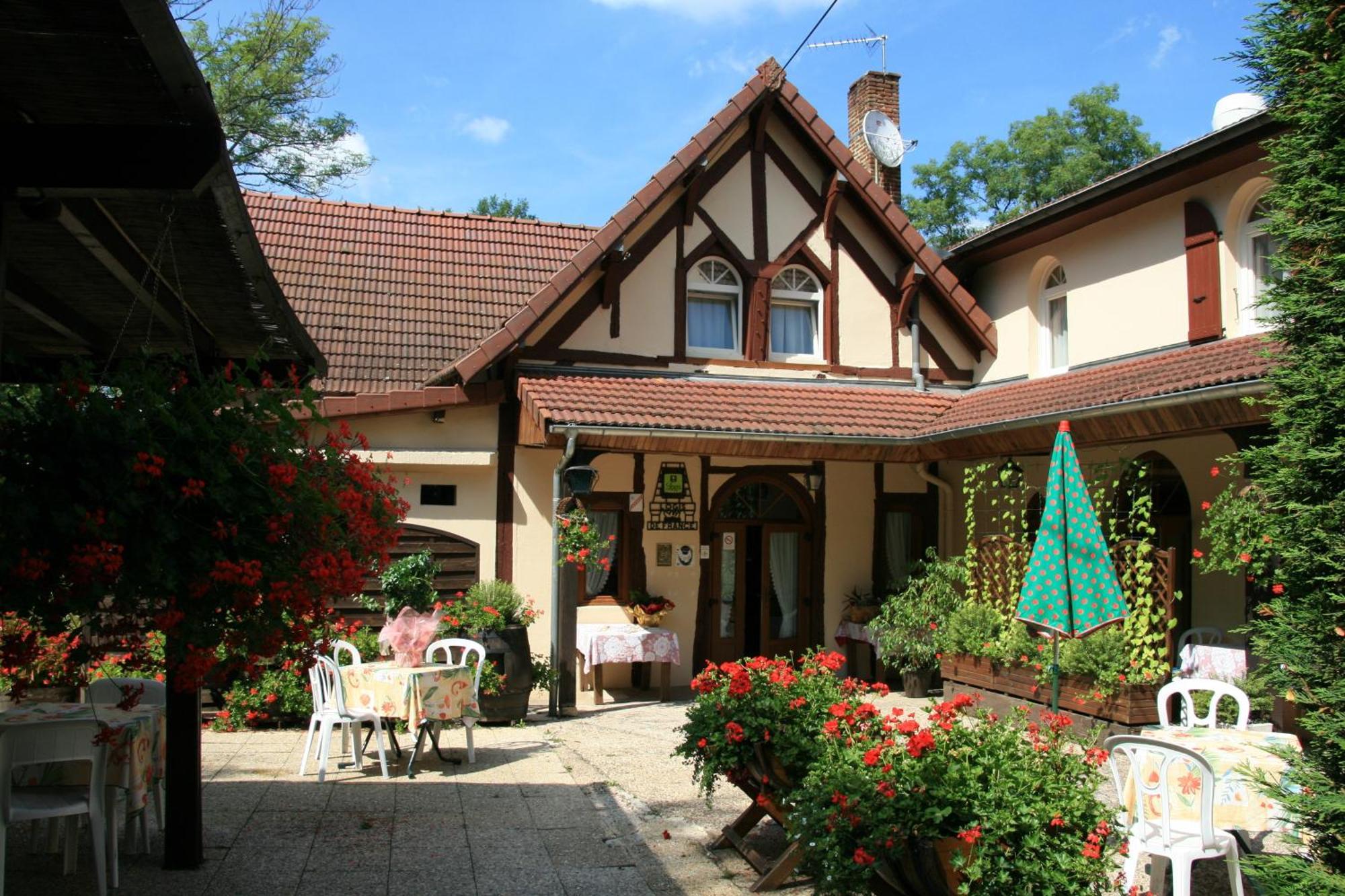 Hotel Logis Doubs Rivage Charette-Varennes Exterior foto