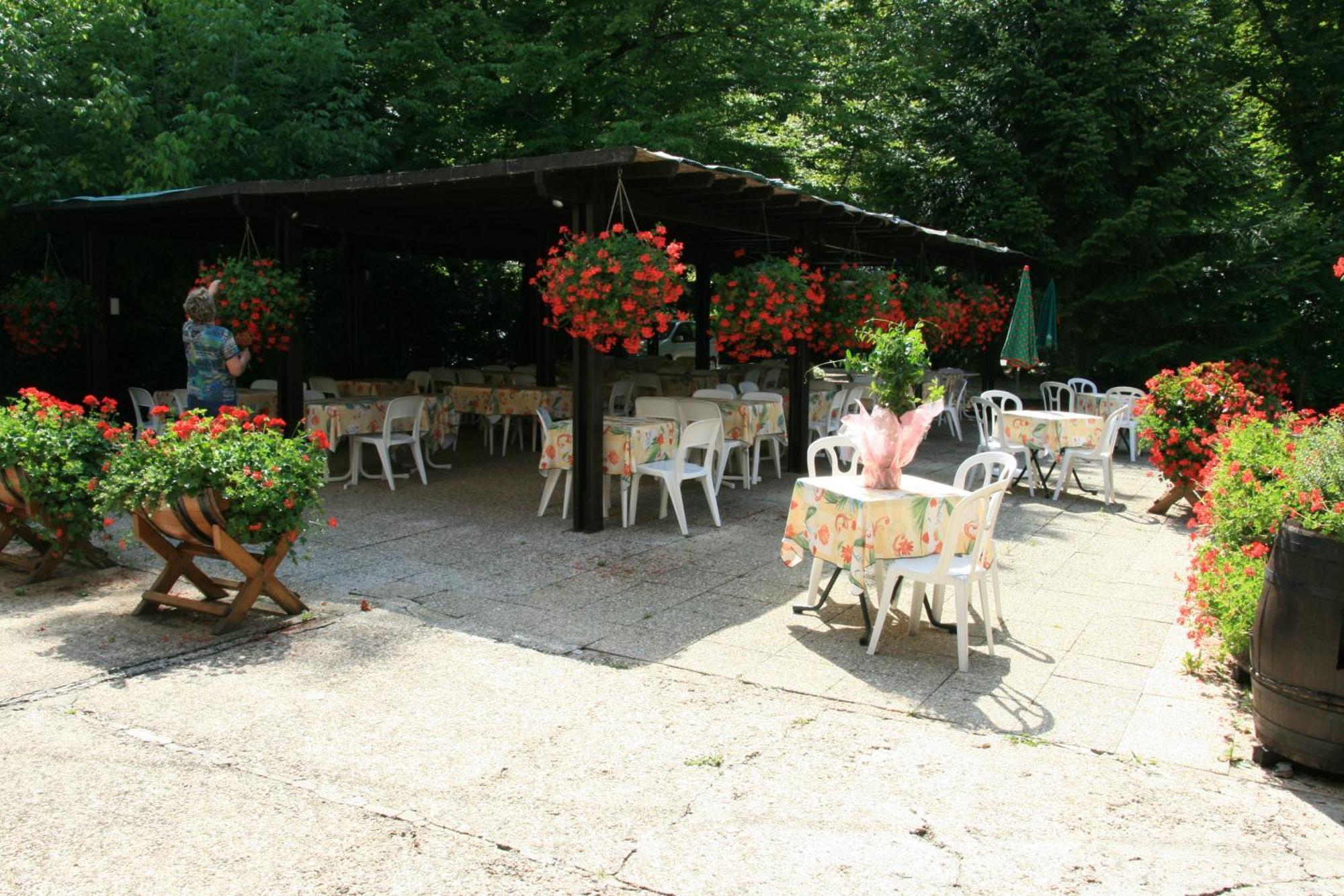 Hotel Logis Doubs Rivage Charette-Varennes Exterior foto